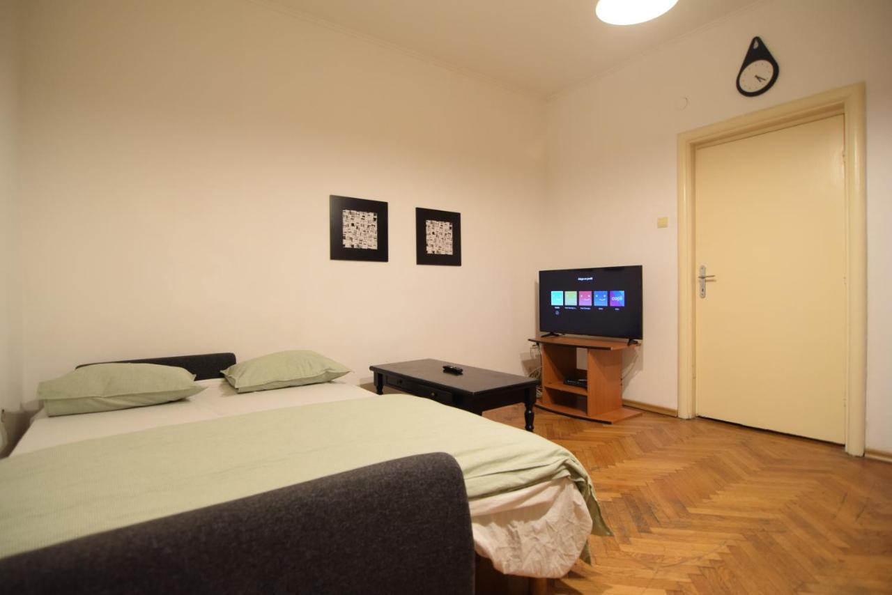 Resedinta lui Calin - Downtown Park Cismigiu Apartment Bucureşti Exterior foto